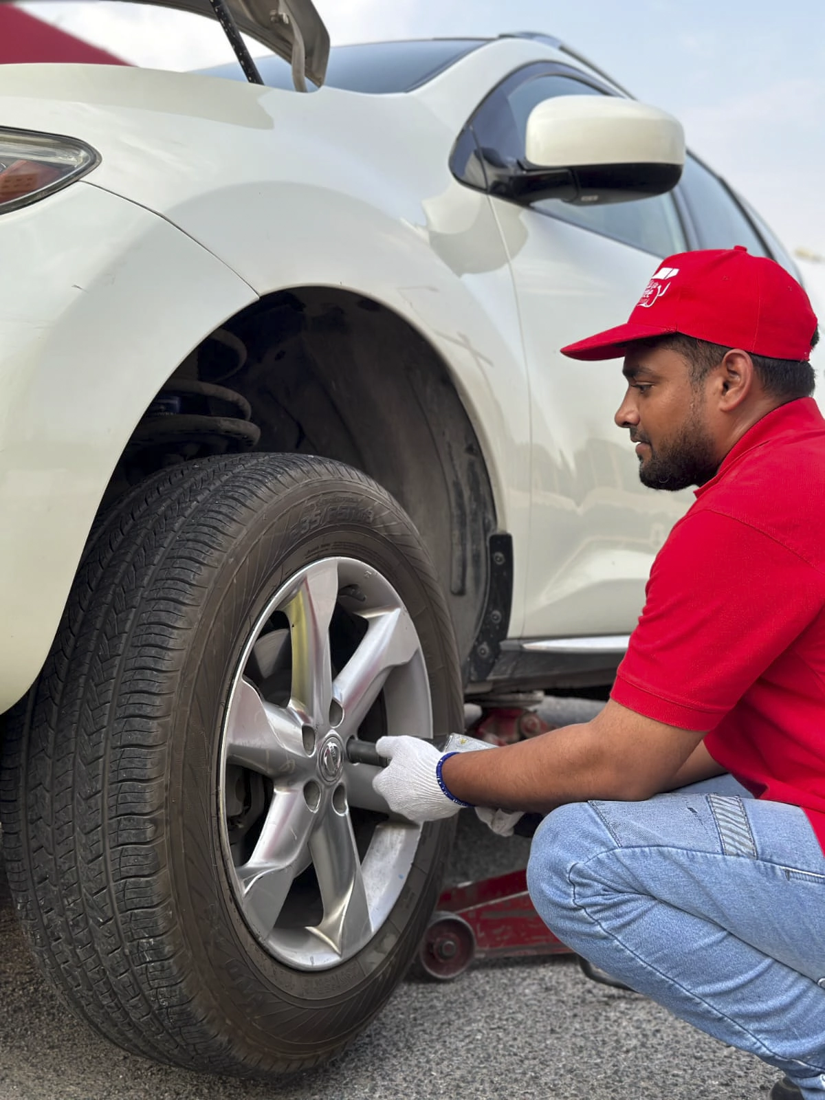 فنيو ماي سيارتي يقدمون خدمة بنشر متنقل باحترافية