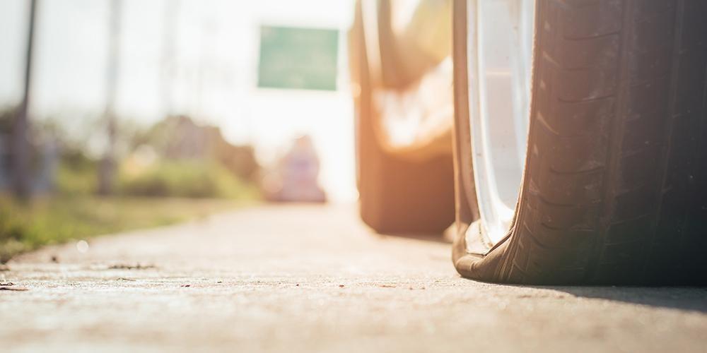 كيف تكتشف تسريب الهواء في الإطارات بنفسك ؟